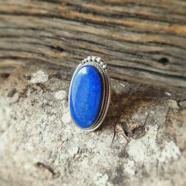 Silver lapis lazuli ring