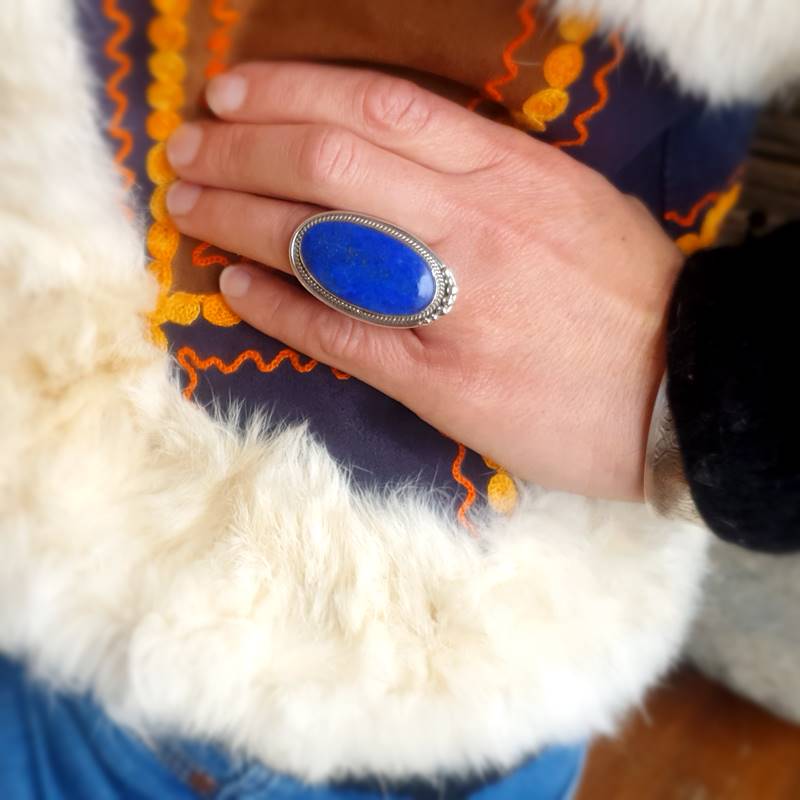 Silver lapis lazuli ring