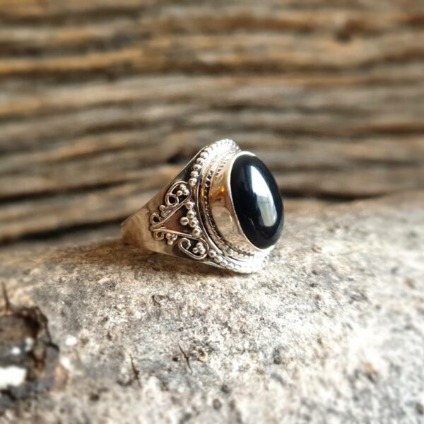 Stříbrný onyxový prsten