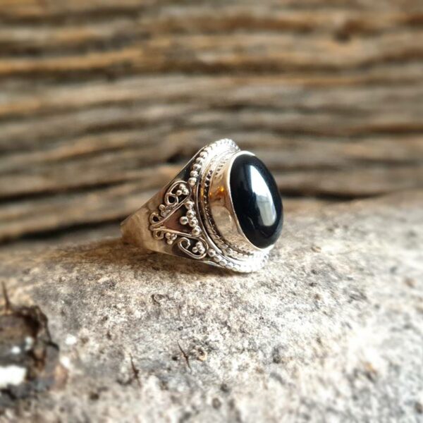 Silver onyx ring