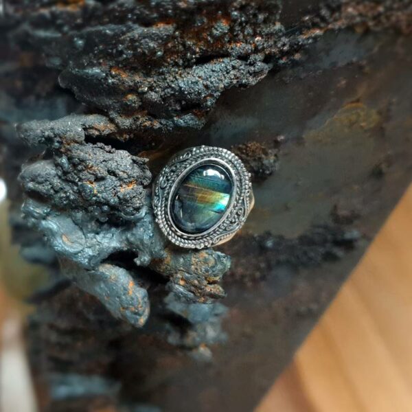 Anello in argento labradorite