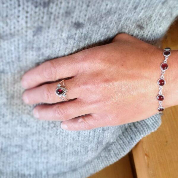 Adjustable silver garnet ring