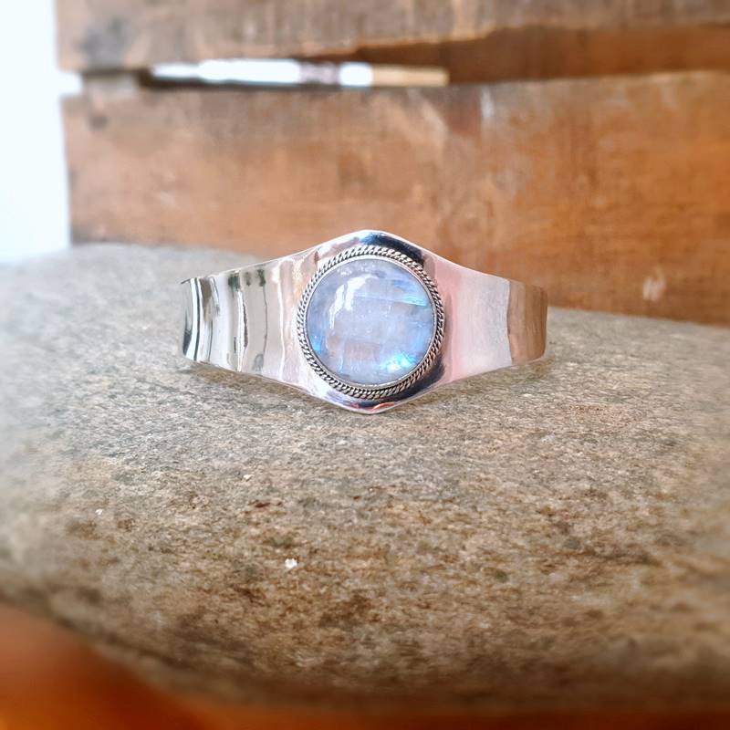 Bracciale in argento con pietra di luna ÖM