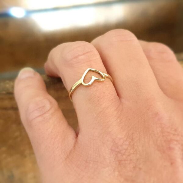 Regulowany złoty pierścionek w kształcie serca