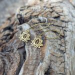 Boucles d'oreilles fleur de lotus dorées
