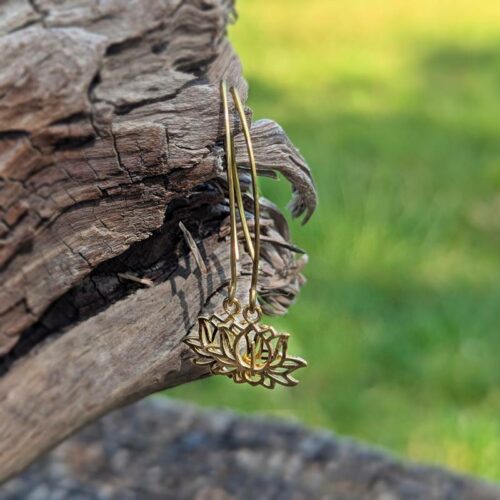Boucles d'oreilles fleur de lotus dorées