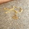 Gouden lotusbloem ketting