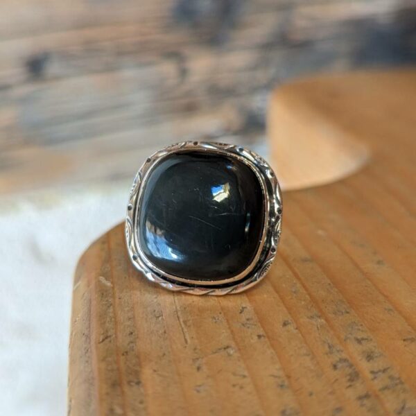 Stříbrný prsten z černého obsidiánu