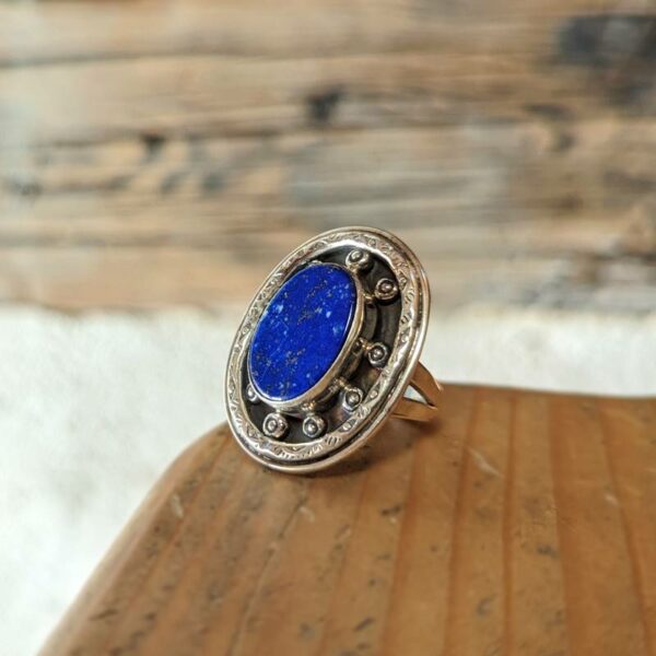 Lapis lazuli rudder ring