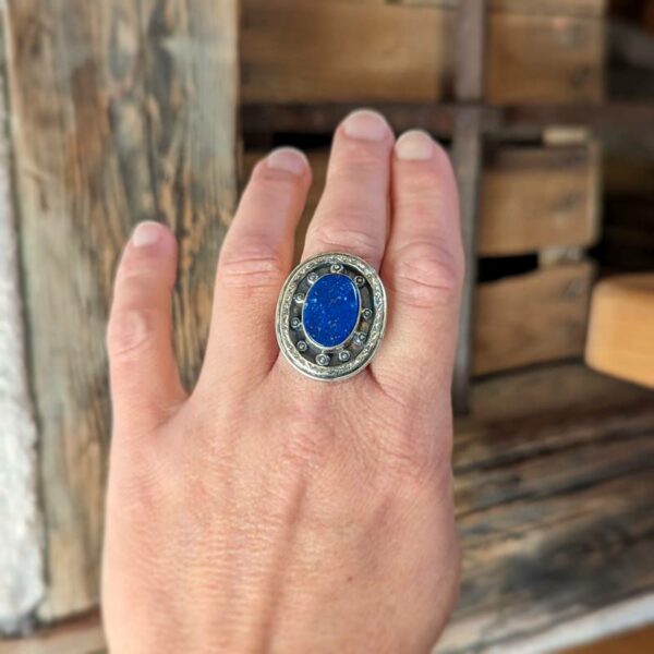Lapis lazuli rudder ring