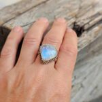 Bague ethnique en pierre de lune