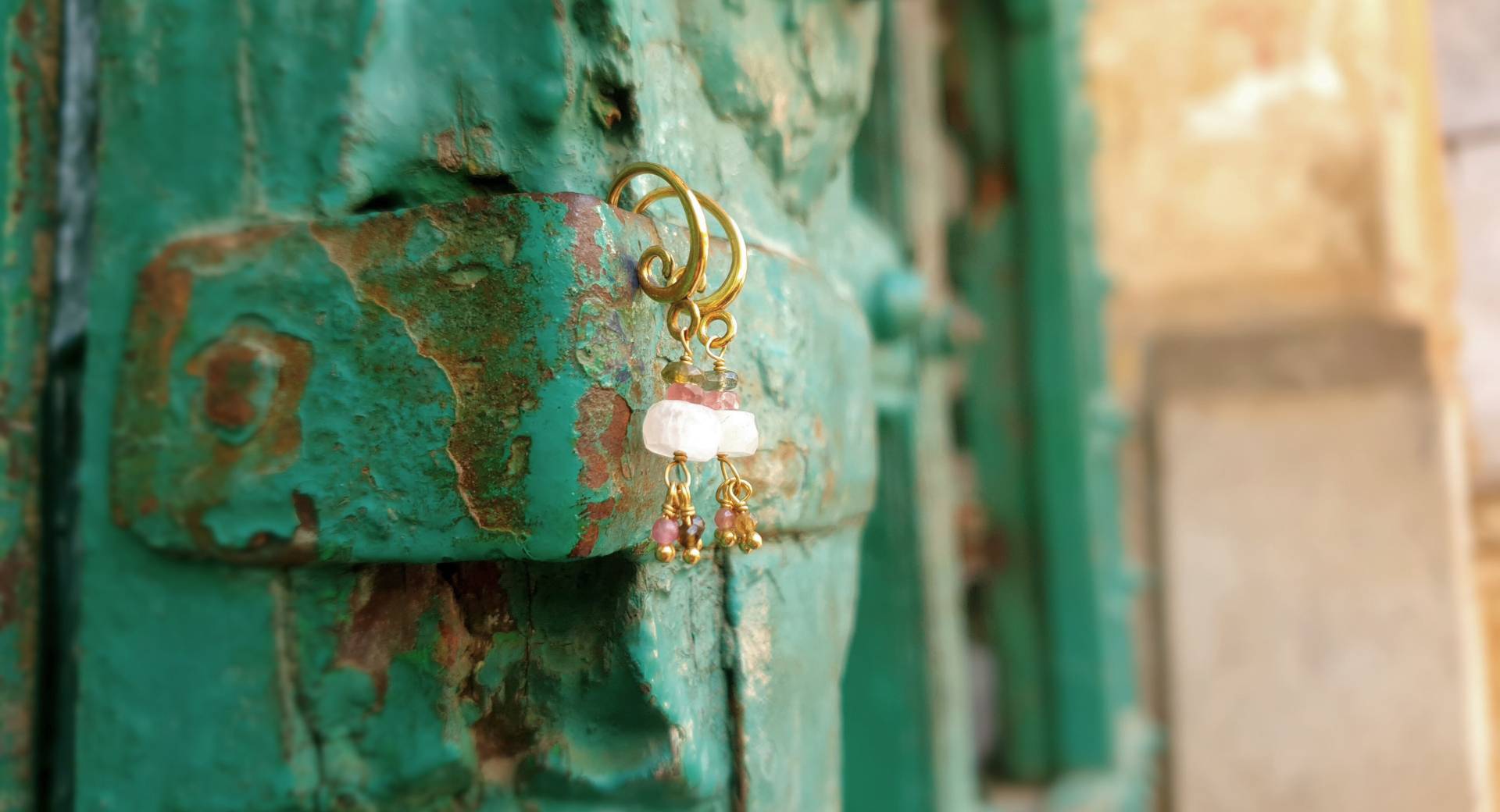 Boucles d'oreilles dorées OMYOKI