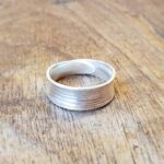 Bague fine en argent ajustable