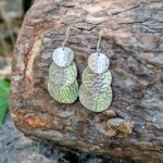Boucles d'oreilles pendantes argent martelé