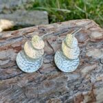 Boucles d'oreilles pendantes argent martelé