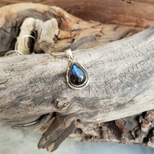 Pendentif labradorite bleu goutte