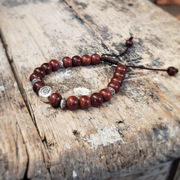 Bracelet en bois de rose OM