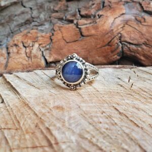 Bague en saphir étoilé argent