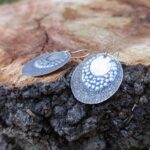 Boucles d'oreilles martelées en argent