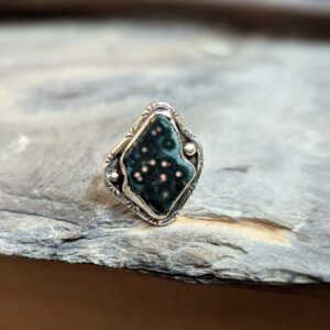 Bague en jaspe orbiculaire argent