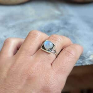 Bague ethnique pierre de lune argent ajustable COEUR