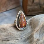 Grosse bague ethnique en jaspe rouge argent