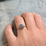 Bague fine labradorite argent perlé