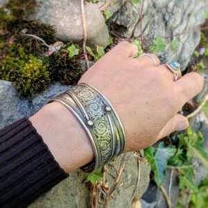 Bracelet manchette en argent filigrane Népal
