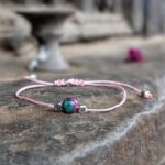 Bracelet cordon rose avec rubis zoïsite solitaire
