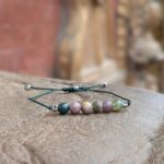 Bracelet cordon vert en jaspe rivière