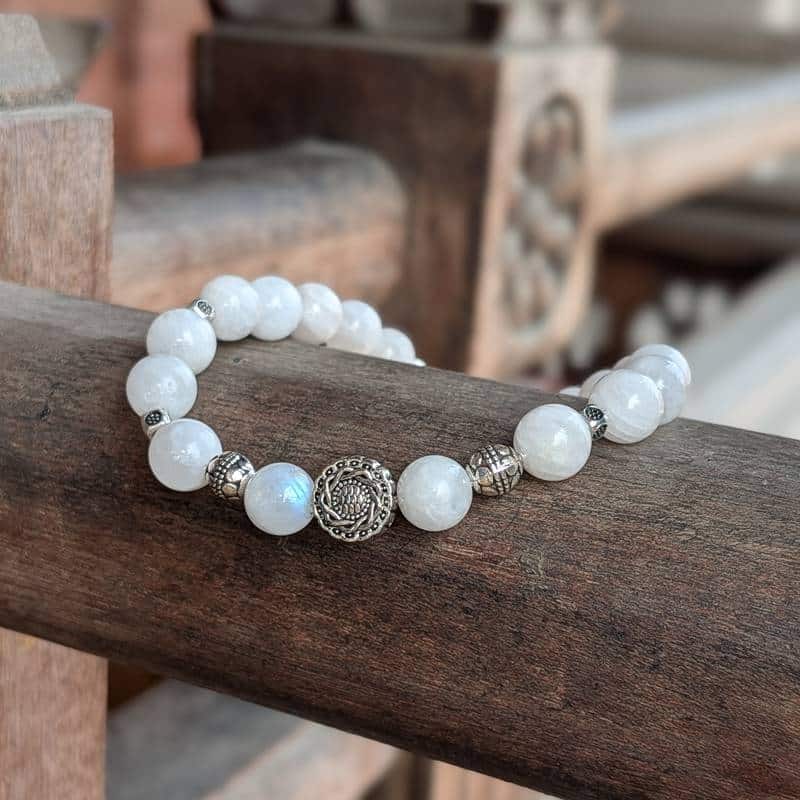 Bracelet fait-main en pierre de lune CÉLESTE Bracelet fait-main en pierre de lune CÉLESTE