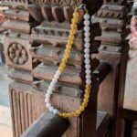 Collier asymétrique en pierres naturelles