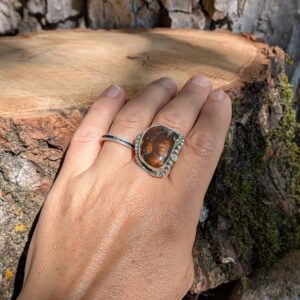 Bague ethnique ajustable en agate brune