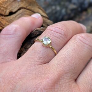 Bague fine solitaire en citrine