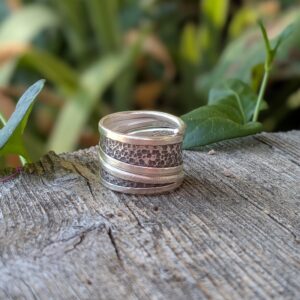 Bague large en argent martelé KAREN