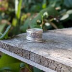 Bague large en argent martelé KAREN