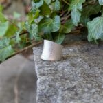 Bague large épurée en argent