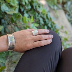 Bague large épurée en argent