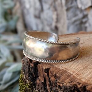 Bracelet manchette en argent massif bombé