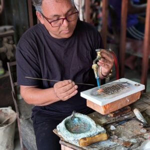 Création de bague en laiton, vallée de Katmandou